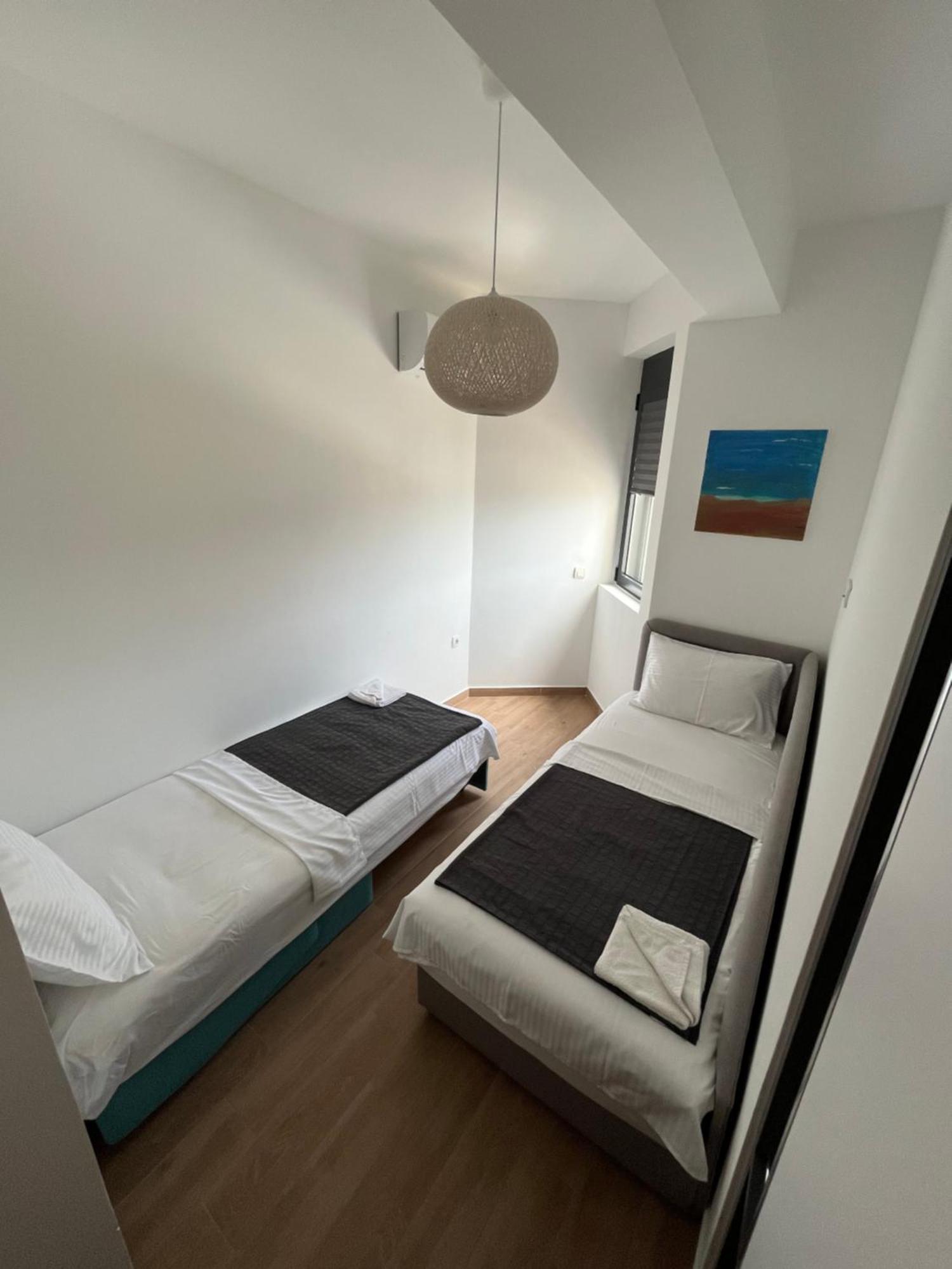 Art'S Apartment Mit Pool Ulcinj Pinjes Екстериор снимка
